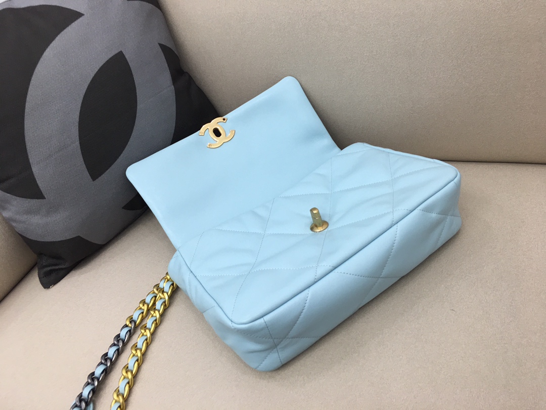 Lambskin 19 Large Handbag Flap Bag AS1161 Sky Blue